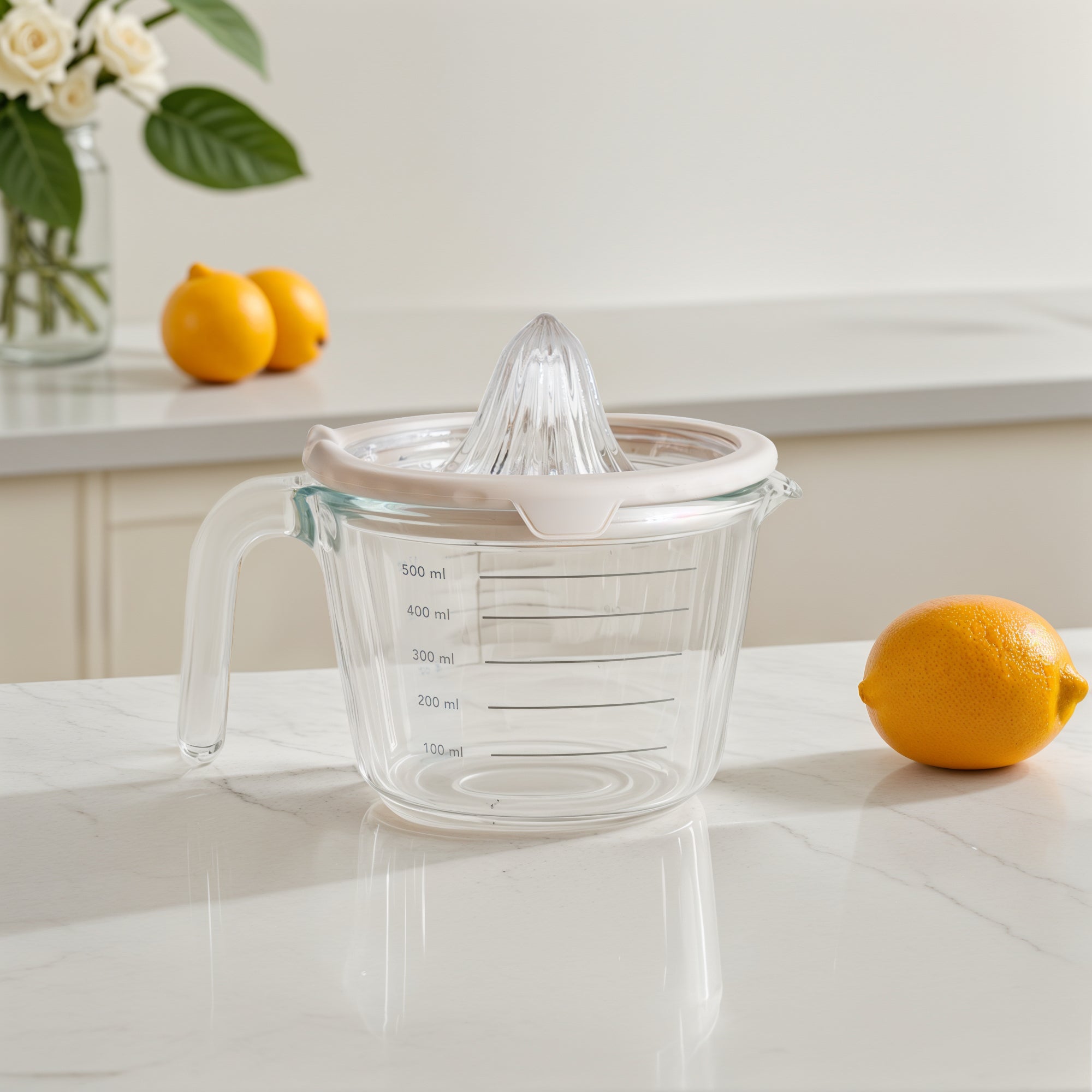 Measuring Cup with Juicer