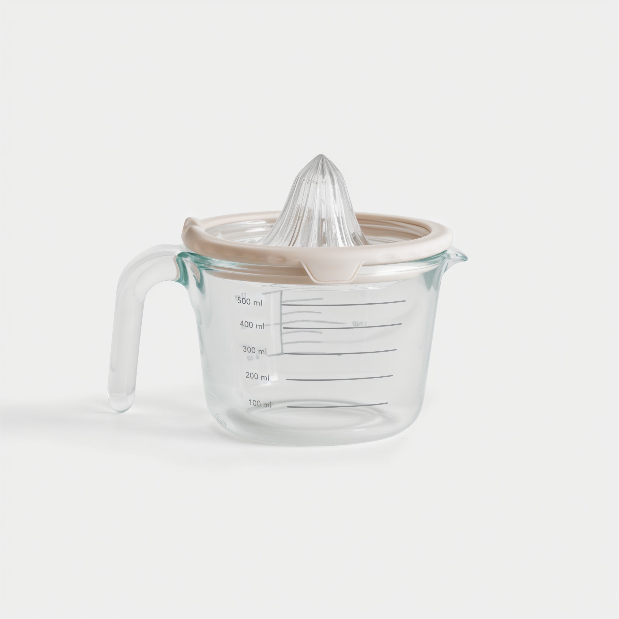 Measuring Cup with Juicer