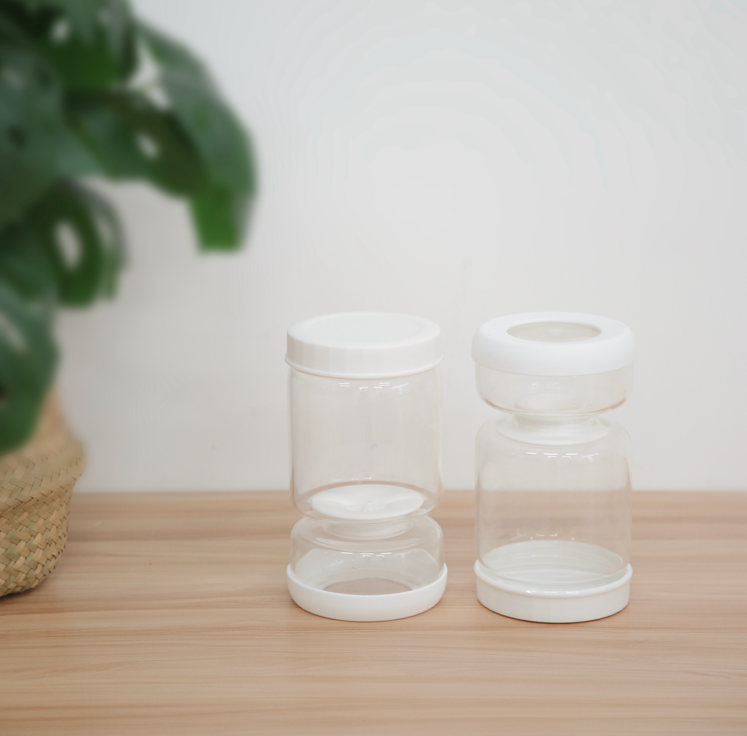 Genicook Dual-Part Glass Pickle Jar: The Flip-Over, Mess-Free Serving, Hand Blown Glass, Food Preserver