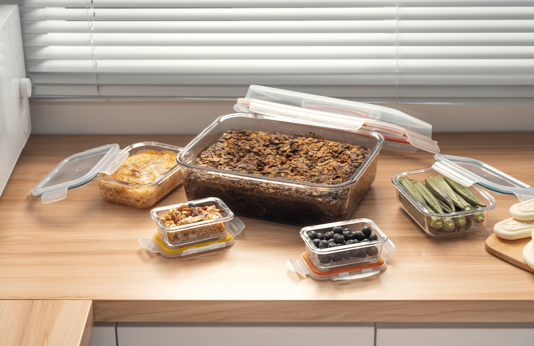 https://genicook.com/cdn/shop/products/genicook-10pc-rectangular-glass-set-with-oven-safe-baker-carry-handle-5-container-setgenicookmxl1001rc-721437.png?v=1698936725