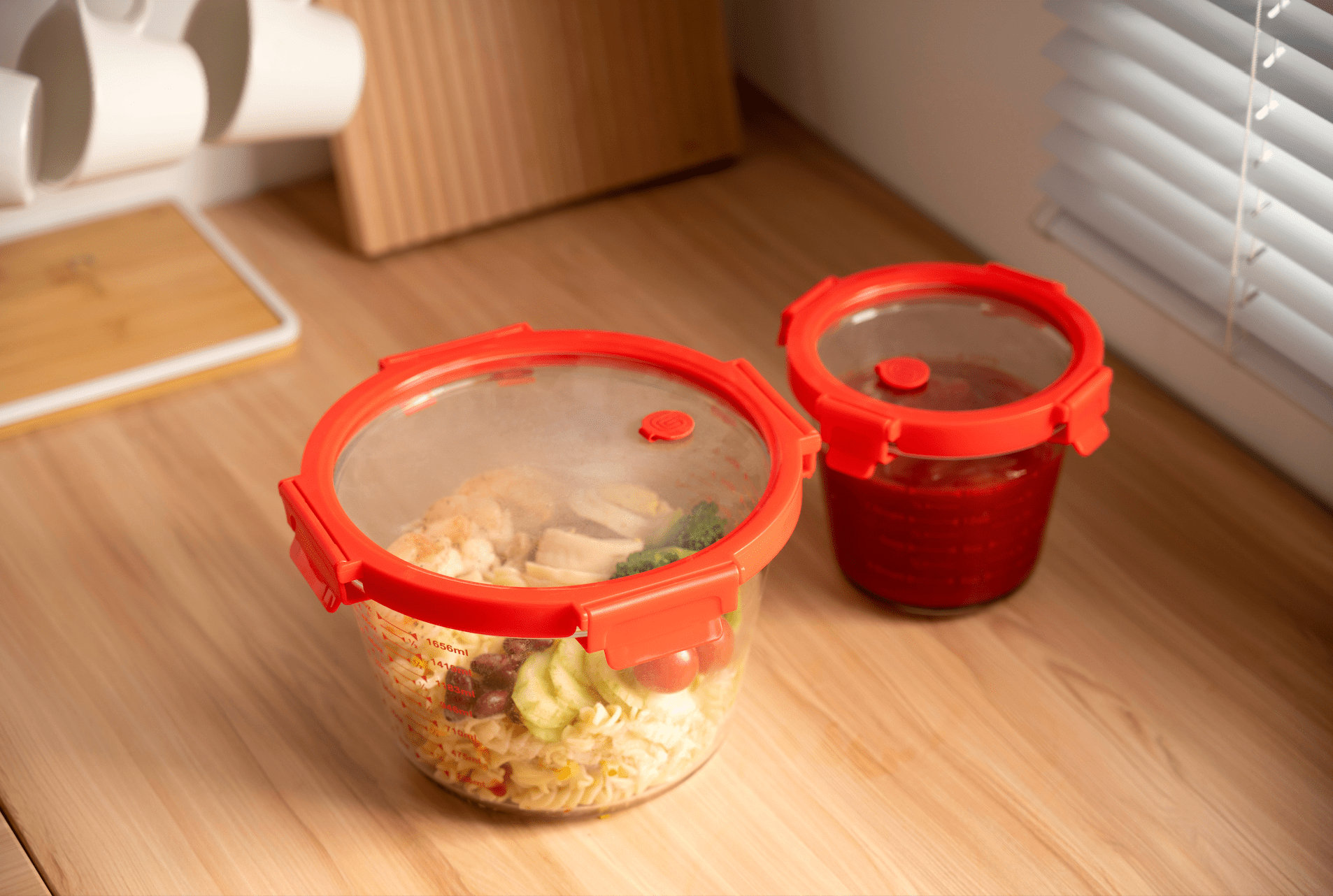 Genicook 2-Piece Borosilicate Glass Measuring Cup Set with Secure Snap Lids - GenicookGenicook