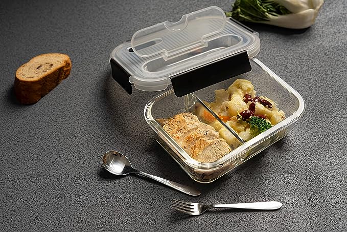 Genicook Divided Rectangle Borosilicate Glass Container with Stainless Steel Utensils, 33.1oz, Microwavable