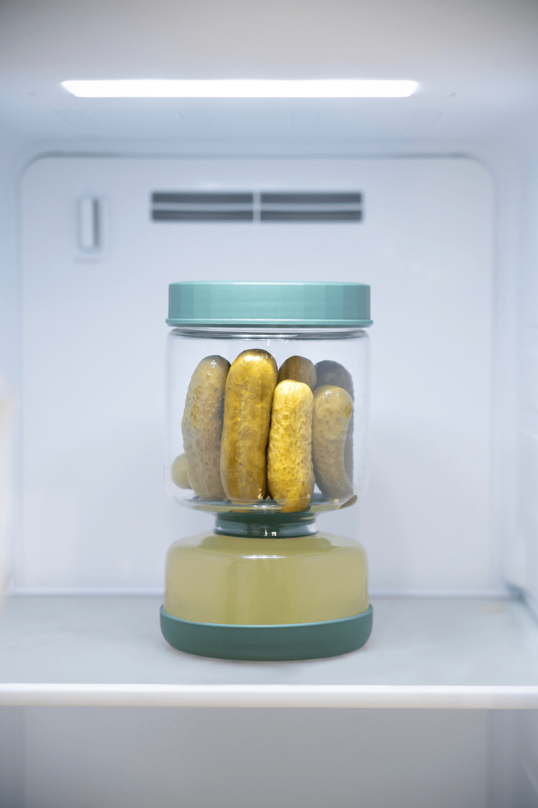 Genicook Dual-Part Glass Pickle Jar: The Flip-Over, Mess-Free Serving, Hand Blown Glass, Food Preserver - GenicookGenicook